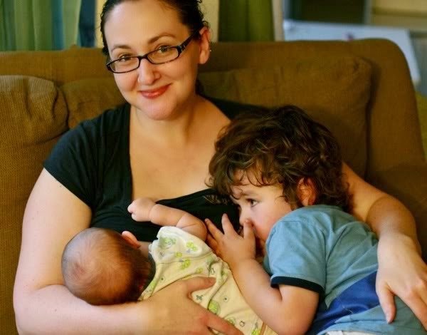 кормление грудью во время беременности