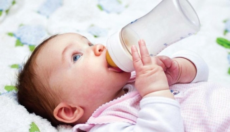 можно ли кормить грудью при беременности